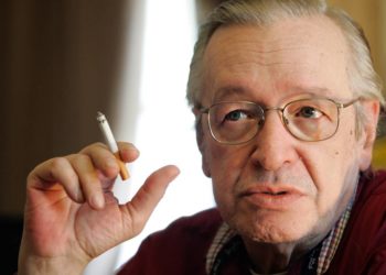 Bolsonaro decreta luto oficial de um dia pela morte de Olavo de Carvalho