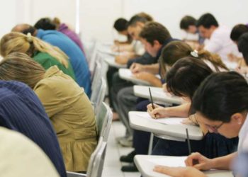 Prefeitura lança edital de concurso com salário de até R$ 10 mil no Piauí