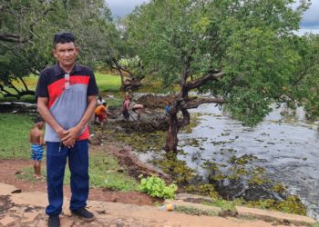 Através do indicativo do Vereador Chagas do Sindpesca prefeitura realiza trabalho de limpeza do açude da Pitombeira