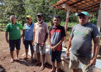 Vereador Chagas do Sindpesca distribui 80 cestas básicas e 500 quilo de peixes em José de Freitas