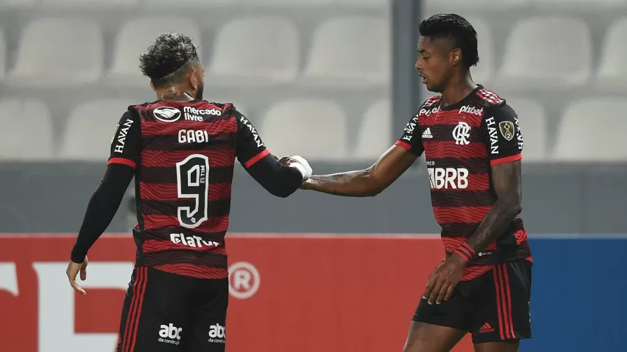 Flamengo vence o Sporting Cristal por 2 a 0 em sua estreia na Libertadores