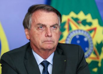 Bolsonaro diz que perdão ao deputado Daniel Silveira foi para ‘dar exemplo’ ao STF