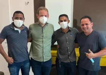 Abraão Araújo e João Araújo declaram apoio aos pré-candidatos Castro Neto e Dr. Helio