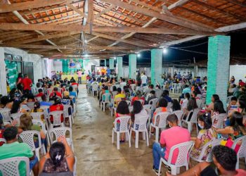 Jovem empreendedor Abraão Araújo reúne multidão para receber os pré-candidatos Dr. Hélio e Castro Neto em José de Freitas