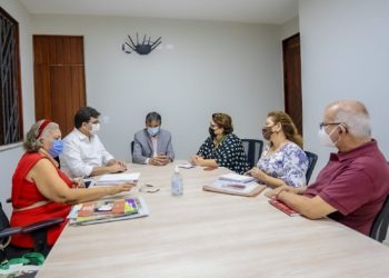 Ex-ministra do Desenvolvimento Social discute políticas integradas com Rafael e Wellington
