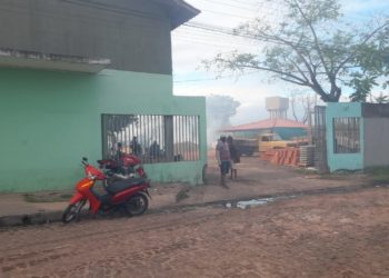 Incêndio atinge loja de material de construções em José de Freitas