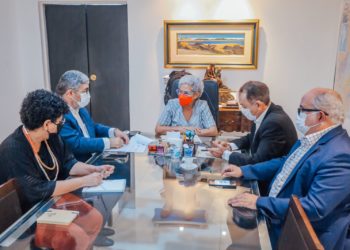 Governadora do Piauí anuncia redução do ICMS de combustíveis para 18%