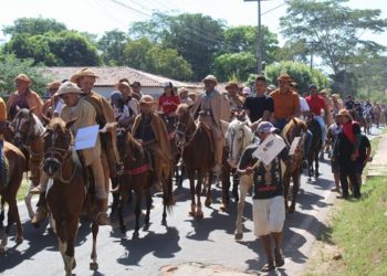 Veja como foi a procissão dos vaqueiros em José de Freitas