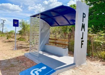 Prefeitura constrói duas novas paradas de ônibus na PI-113 em José de Freitas