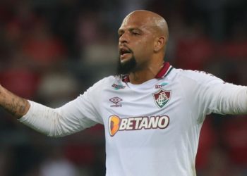 Felipe Melo faz gol contra, Corinthians aplica 3 a 0 no Fluminense e vai à final da Copa do Brasil