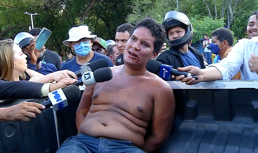 Preso homem que ateou fogo em ônibus da Timon City na Praça Saraiva