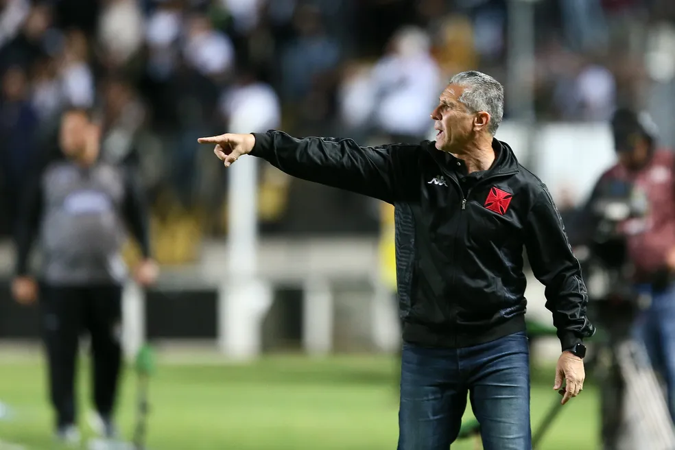 Jorginho vibra com vitória do Vasco e enaltece o clube: “É o time da virada”