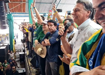 “Vamos escolher o futuro”, diz Bolsonaro durante discurso em Teresina