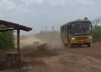 População sofre com poeira na PI-113 entre José de Freitas e Cabeceiras