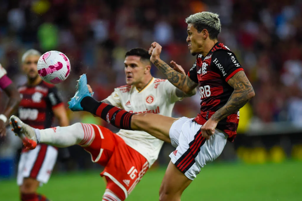 Flamengo e Inter empatam, e Palmeiras pode abrir 12 pontos na liderança