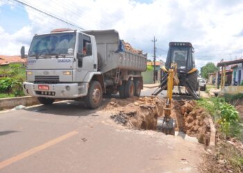 Prefeitura de José de Freitas realiza a reforma de bueiro localizado no centro da cidade