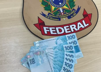 Homem é preso ao receber R$ 1 mil em notas falsas pelos Correios
