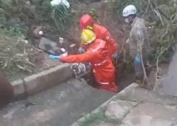 Motociclista é encontrado morto dentro de bueiro