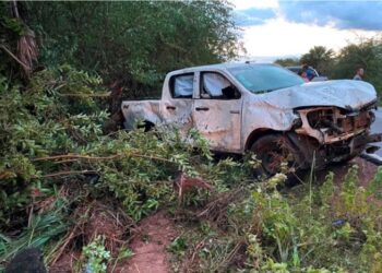 Prefeita de Murici dos Portelas sofre acidente de carro na zona rural de Esperantina