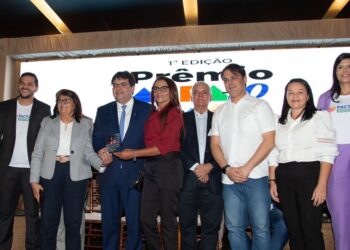 Prefeito de José de Freitas participa do evento Pacto pela Educação em Teresina