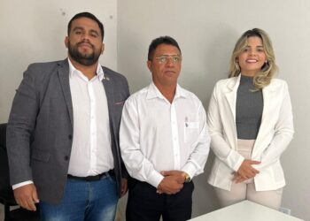 João Araújo empossa Dr. Ismael Júnior como novo integrante no Escritório Advogados Associados em José de Freitas