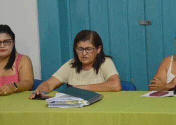 Secretária de Educação de José de Freitas se reunir com diretores de escolas do município