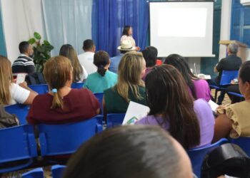 SEMED realiza reunião para orientar os diretores sobre o dia do Estudante durante os festejos de José de Freitas