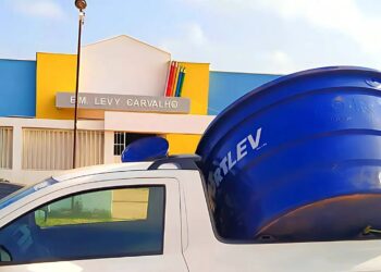 Semed entrega de novos aparelhos de ar condicionado e caixas d’água para escolas em José de Freitas