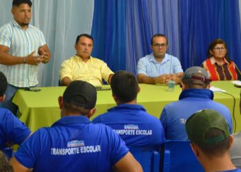 Semed realiza reunião com motoristas e monitores do Transporte Escolar em José de Freitas