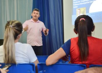 Diretor do IFPI realiza reunião com diretores  das escolas municipais de José de Freitas