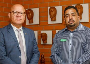 Vereador Tiago Pinto participa de reunião com Presidente da Alepi Franzé Silva