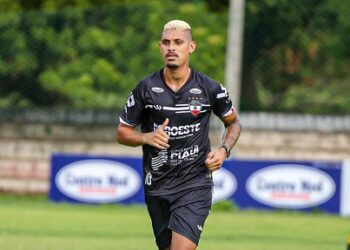 Atacante Crislan é regularizado e deve fazer sua estreia com à camisa do River no sábado