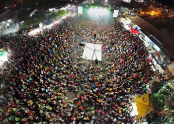 Multidão lotou o Centro de José de Freitas no encerramento do tradicional Zé Pereira