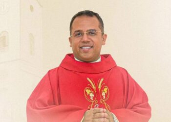 Padre Francisco José Assume Paróquia de Nossa Senhora do Livramento em Cerimônia de Posse Canônica