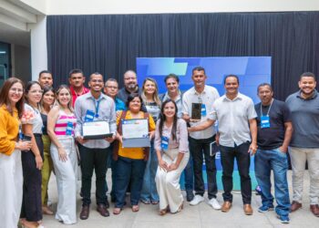 Prefeito Roger Linhares conquista duplo reconhecimento no prêmio Prefeitura Empreendedora do Sebrae