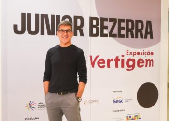 Parnaíba recebe exposição “Vertigem” do artista plástico Junior Bezerra