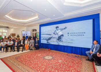 Saudoso Atleta de canoagem Lívio Santos é homenageado no lançamento dos Jogos Escolares Piauienses