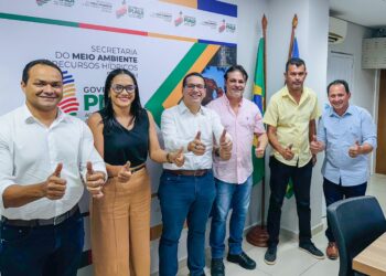 Pedro Gomes, Andreia Ferreira e prefeito Roger Linhares solicitam Castra Móvel e R$ 2 milhões para calçamento em José de Freitas