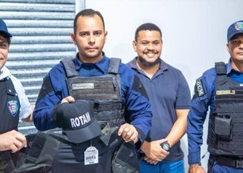 Prefeito Roger Linhares entrega novos fardamentos e coletes de proteção balística para a Guarda Civil Municipal de José de Freitas