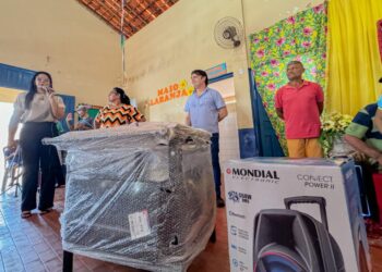 Prefeito Roger Linhares faz entrega de equipamentos para Centro de Convivência dos Idosos