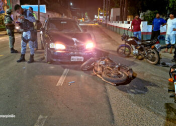 Jovem fica gravemente ferido em acidente entre carro e moto em José de Freitas