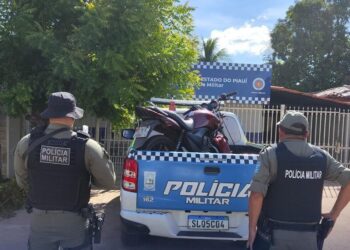 Polícia apreende duas motos roubadas e outra com jovem “dando grau”
