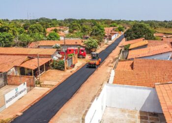 Ruas do bairro Nossa Senhora do Carmo estão sendo beneficiadas com asfalto em José de Freitas