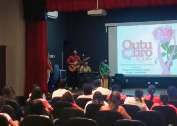 Campanha Outubro Rosa é destaque em José de Freitas com palestra de conscientização no Teatro Municipal