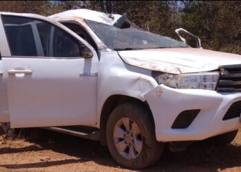 Acidente com veículo a serviço do ex-deputado João de Deus deixa dois feridos em José de Freitas