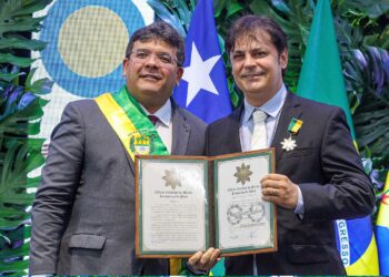 Ex-Prefeito de José de Freitas Roger Linhares recebe Medalha da Ordem Estadual do Mérito Renascença do Piauí