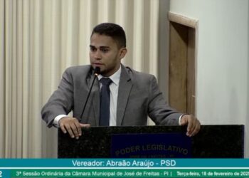Vereador Abraão Araújo recebe homenagens pela passagem de aniversário e por sua trajetória política e profissional
