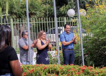 Prefeito Pedro Gomes participa das comemorações pelos 31 anos da Escola Firmo Cunha