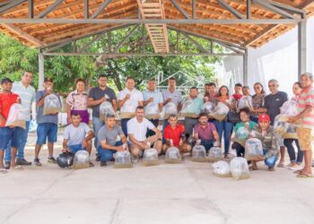 Prefeitura de José de Freitas entrega 25 mil alevinos a piscicultores do município