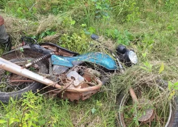Polícia recupera motocicleta roubada e apreende arma de fogo em Barras